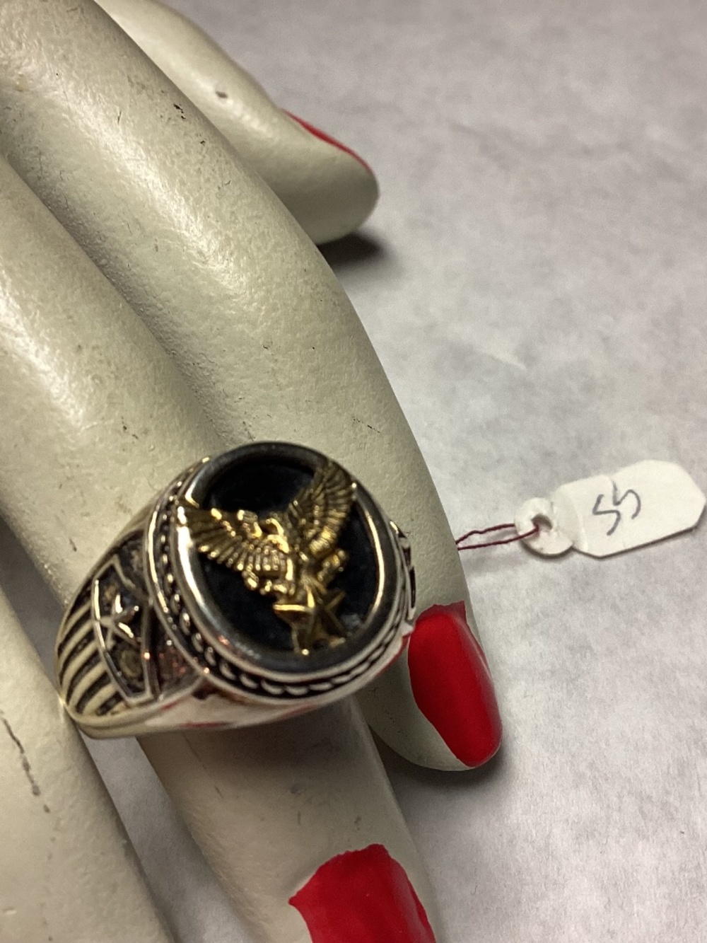 EAGLE RING. MUST SEE  STERLING.   COLLECT THIS LOVELY ☺️